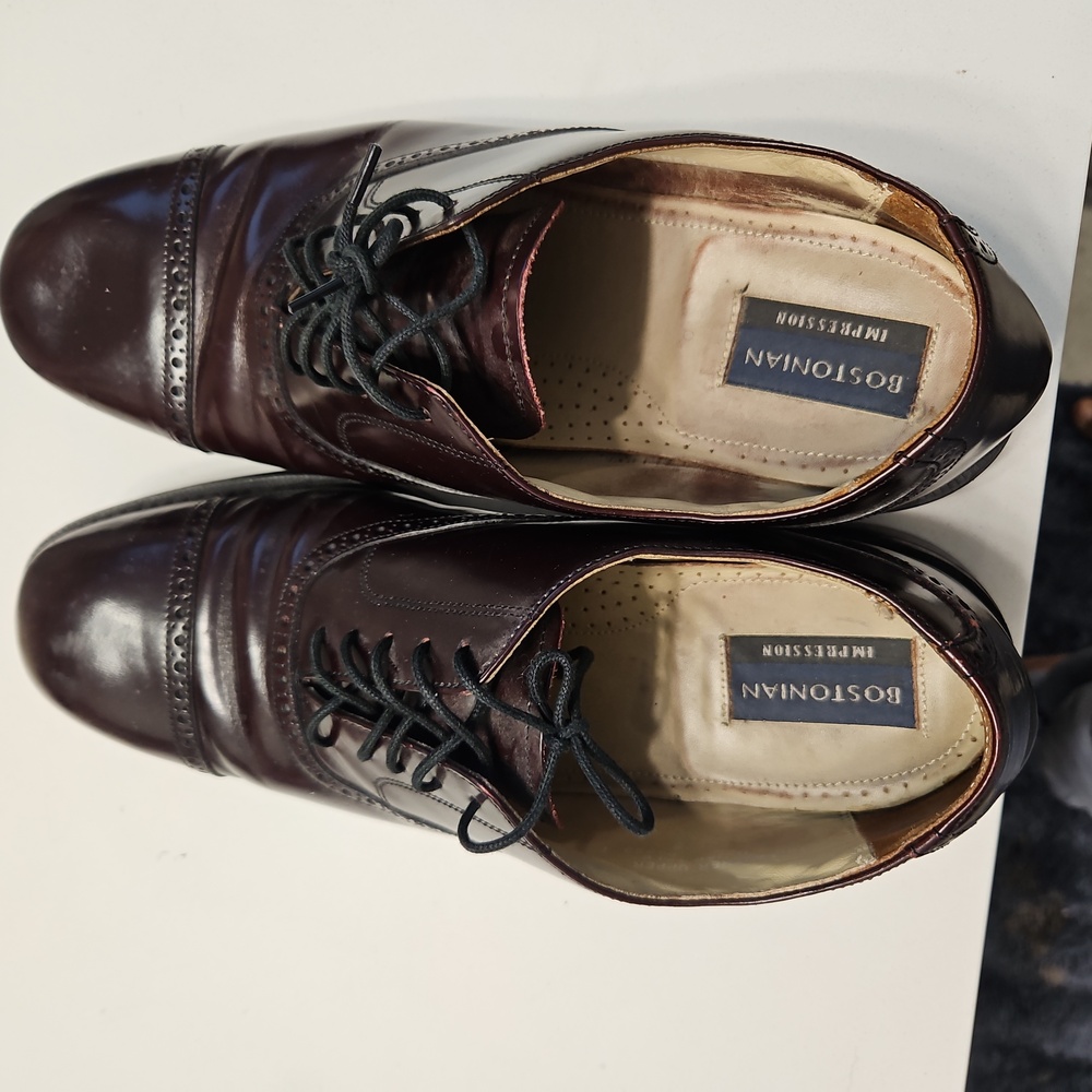 Bostonian Brown Wingtip Dress Shoes for Men size 9.5